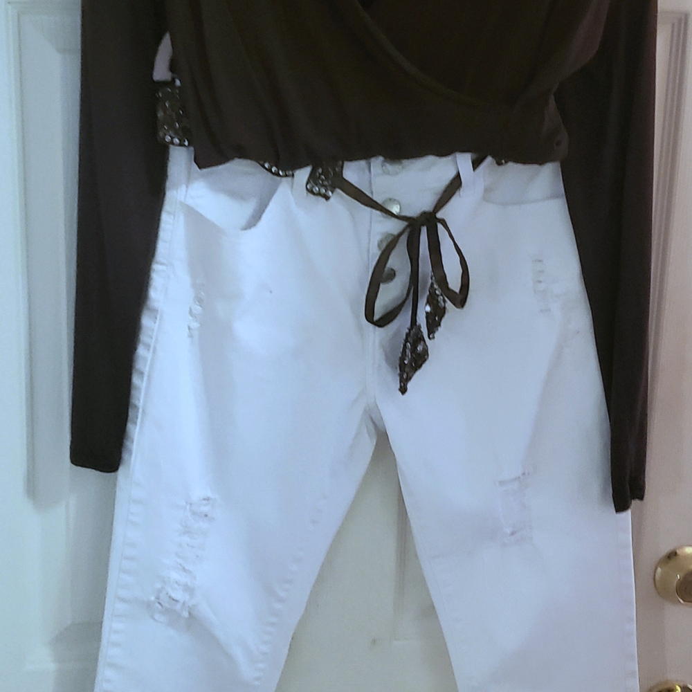 NWOT - Distressed White Cic & Sexy Jeans